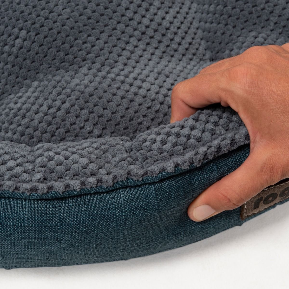 Rogz Athen Oval Cat Bed